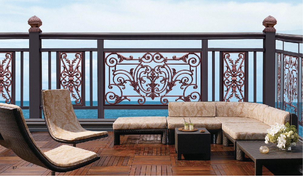 Advantages and Disadvantages of European Wrought Iron Fence